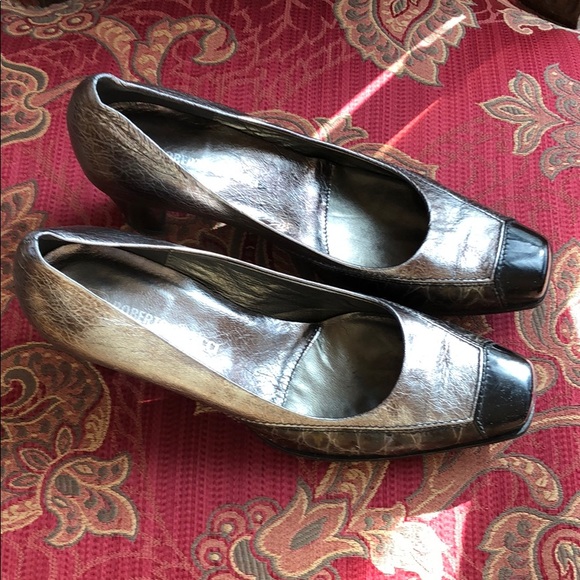 Women’s shoes - Picture 1 of 7